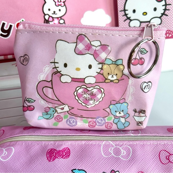 🍓(HK319) Hello Kitty Adorable 6-Piece Strawberry Bundle! - Picture 11 of 14
